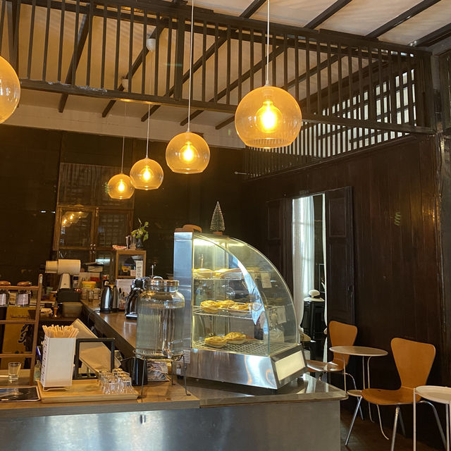BKK Like a Local: Coffee, Art & Bars