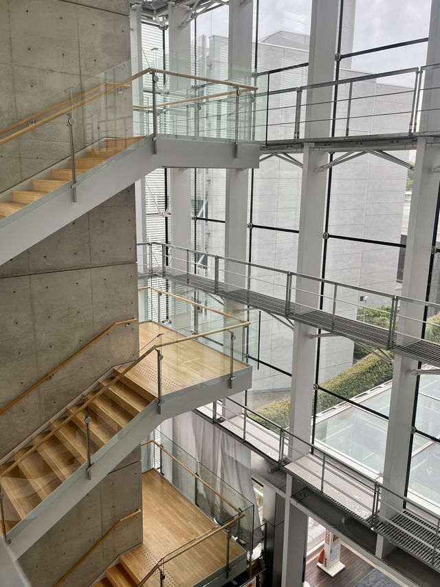 国立新美術館で感じた、空間ごとアートな時間