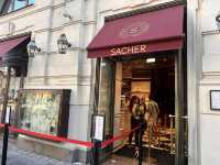 【カフェ ザッハー｜Café Sacher Wien｜本場のザッハトルテ発祥の名店🍫☕】