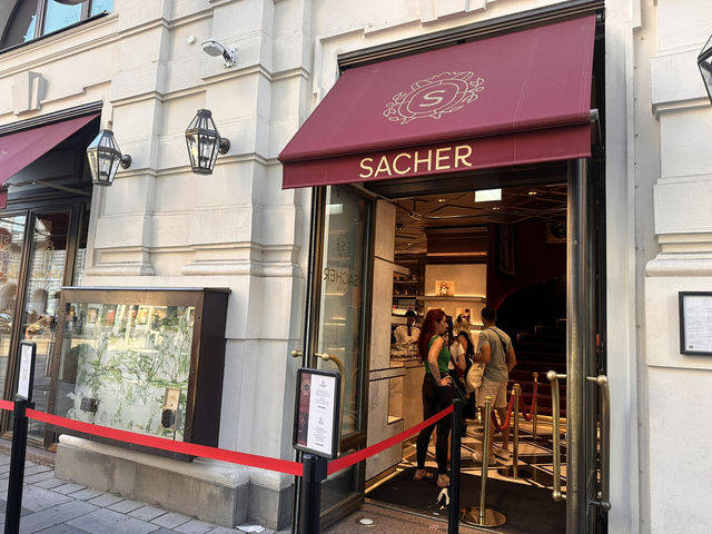 【カフェ ザッハー｜Café Sacher Wien｜本場のザッハトルテ発祥の名店🍫☕】