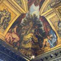 ✨ Palace of Versailles: A Feast of History & Culture!