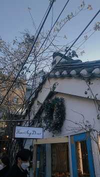 A walk around Ikseon-dong