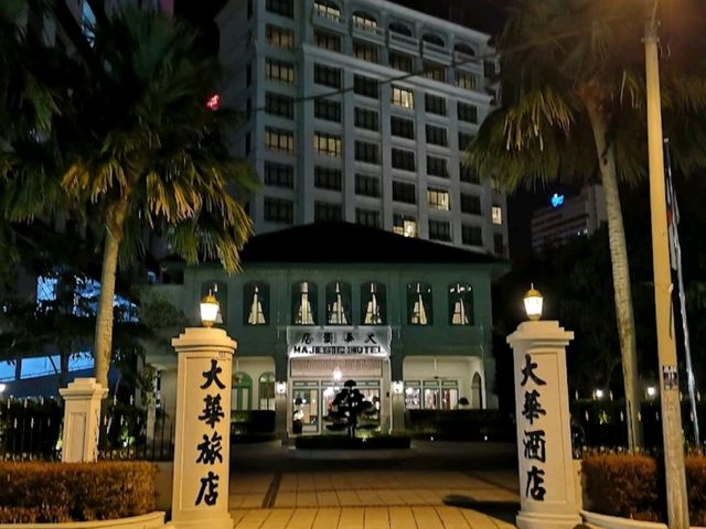 “The Majestic Heritage River‑Retreat”