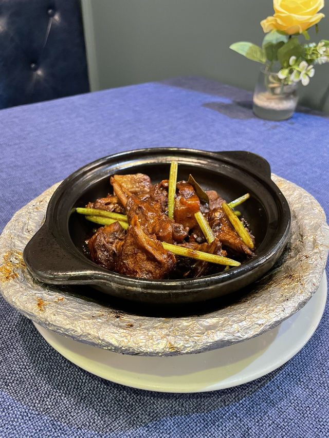 經典配搭的煲仔飯