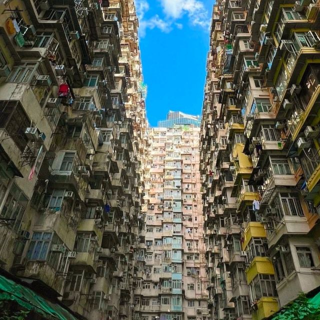 圧巻の密集建築！Yick Cheong ビルの異世界感