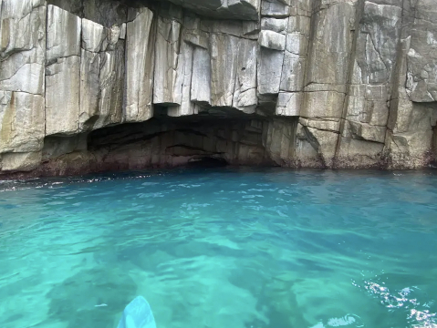 日本にもあった！三重の“青の洞窟”で神秘の海体験】 | Trip.com 熊野