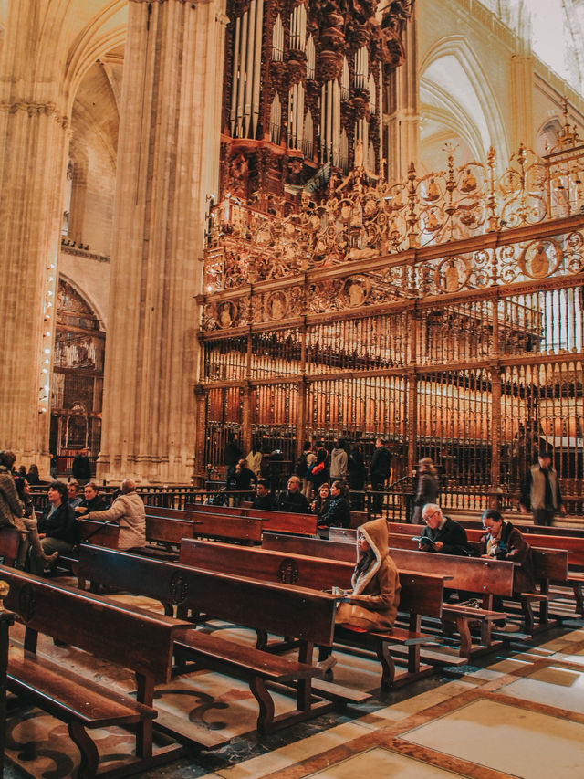 A Towering Wonder – My Visit to Catedral de Sevilla