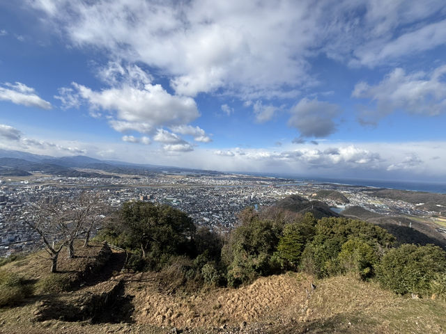 鳥取城跡（若要登山，務必攜帶熊鈴）