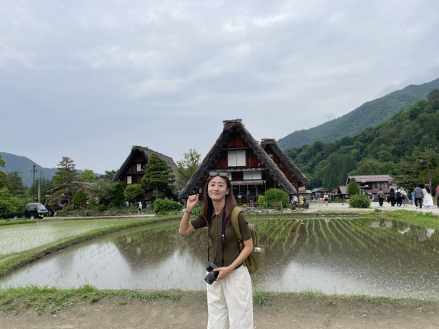 【夏日合掌村散策】在綠意與山風中，一人一支霜淇淋的悠閒午後🍦🌿