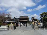 ⛩️ Zenkōji Temple – A Serene Spiritual Heart in Nagano