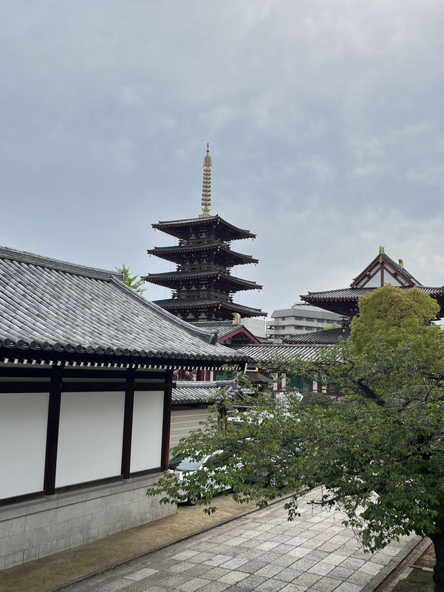 🗼⛩️ Half a Day in Osaka – From Neon to Nirvana