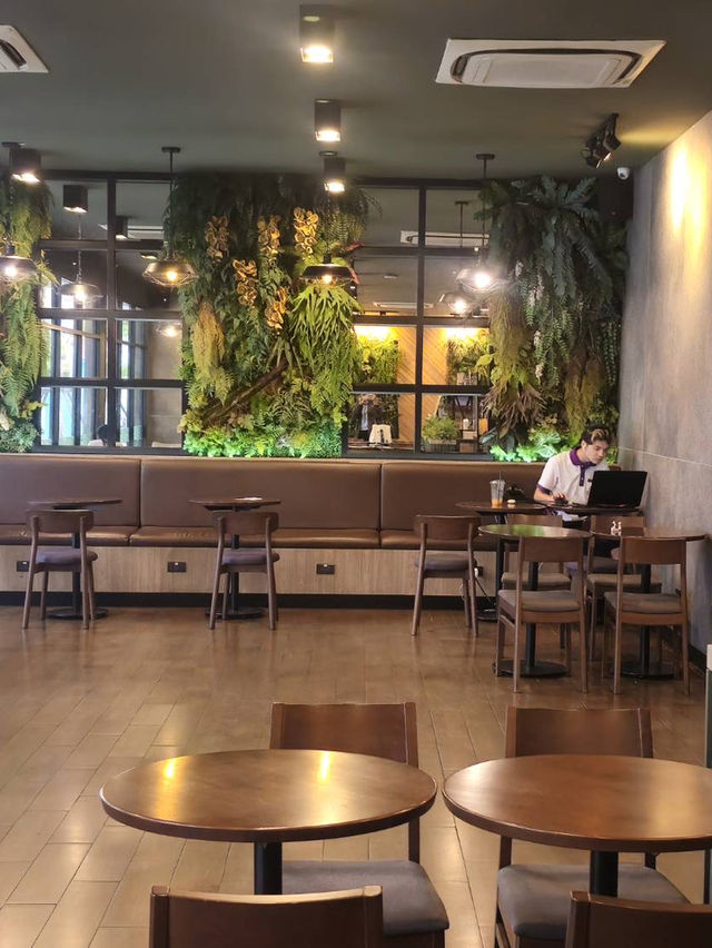 🌿 Amazon คาเฟ่สายกรีน @ ปตท. เส้นลงหาดบางแสน 🌿