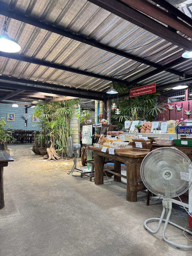 ร้านน้ำย้อย ✨ อาหารปักษ์ใต้ชื่อดังจังหวัดภูเก็ต