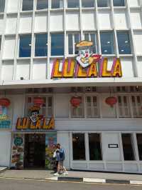 A Colourful Walk and Sweet Treats in Malacca