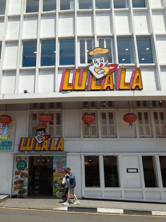A Colourful Walk and Sweet Treats in Malacca