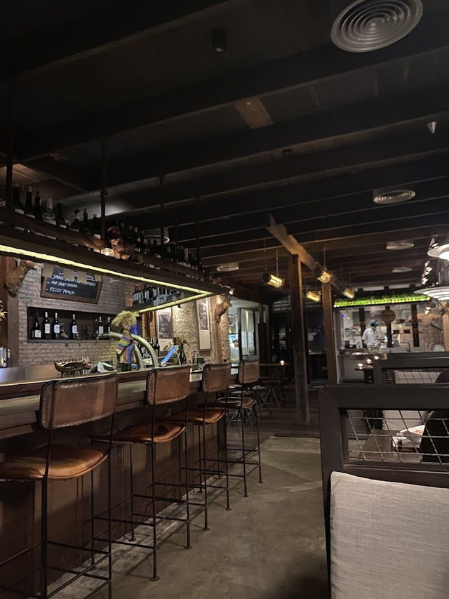 I’m Homeless Bar & Grill, Western Comfort with Rock & Ribs in Hat Yai