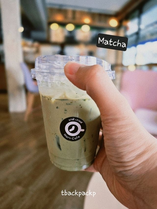 นาฬิ กาแฟ ร้านน่ารักอยู่ติดวงเวียนหอนาฬิกาเชียงราย