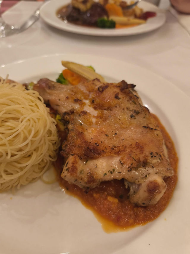 香港🇭🇰 九龍塘區續漸消失的懷舊西餐廳 🍴