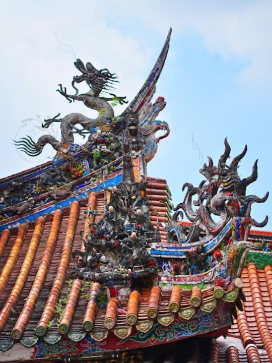 🌻วัดหลงซาน (Longshan Temple)
