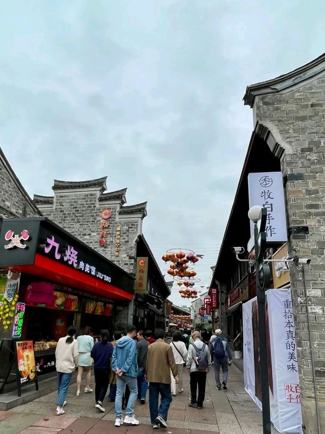 Nantang Old Street – Ningbo’s Time-Warped Pantry