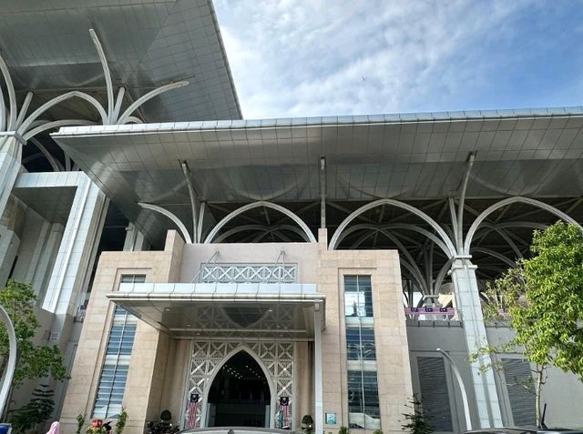 Sultan Mizan Zainal Abidin Mosque – The Iron Mosque of Putrajaya ✨