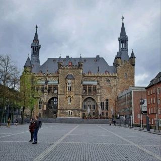 Enjoying the Historic Atmosphere of Aachen