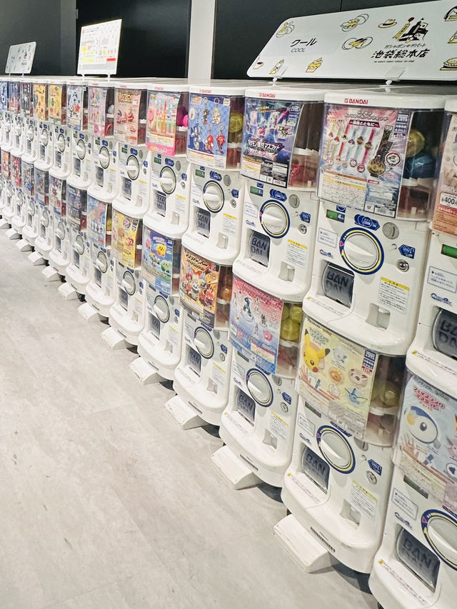 Inside the World’s Largest Capsule Toy Store – A Gachapon Dream in Ikebukuro, Tokyo!