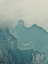 ⛰️ 天門山國家森林公園:天空之門的壯麗奇景