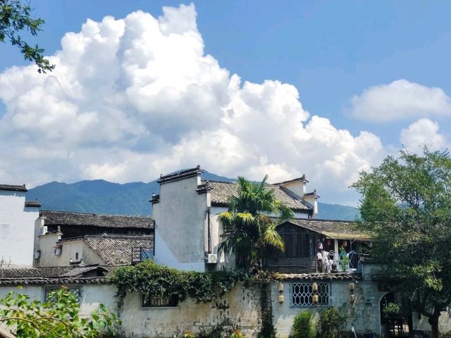 Frozen in Time: The Dreamlike Village of Hongcun