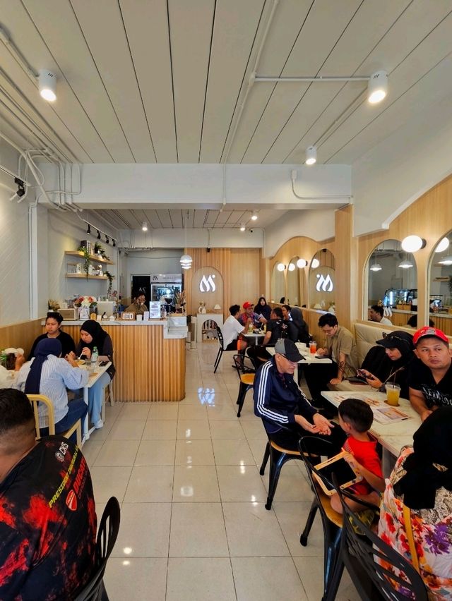 Mashaa Halal Café – A Cozy Halal Spot in Phuket Old Town