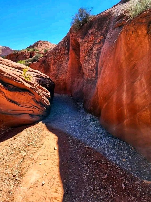 🌄 Antelope Canyon – Nature’s Sandstone Masterpiece in Arizona 🇺🇸✨