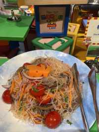 Toy Story Hotel เติมเต็มความฝันวัยเด็ก :)
