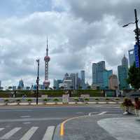 เดินเล่นริมแม่น้ำหรูหรา – สัมผัสเสน่ห์ The Bund 