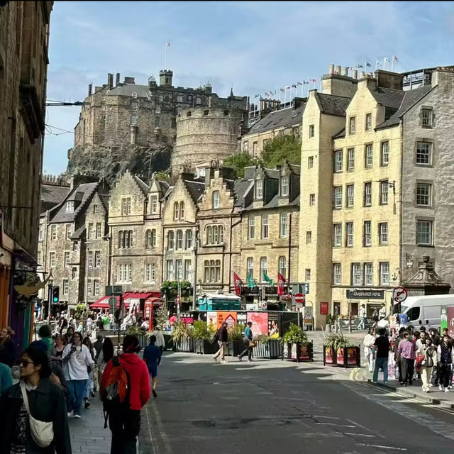 Charmed by the Streets of Edinburgh