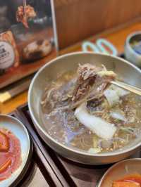 牛骨湯麵同水冷麵必食