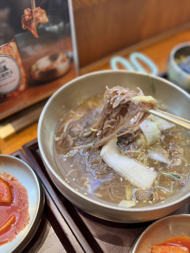 牛骨湯麵同水冷麵必食