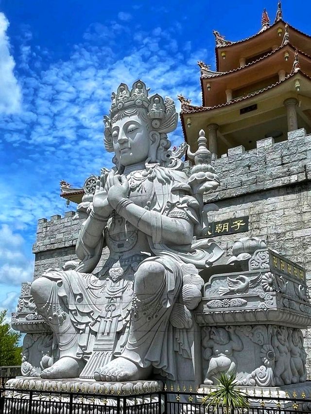 🏯 A Marvel of Faith and Art – Discover the 500 Lohan Temple