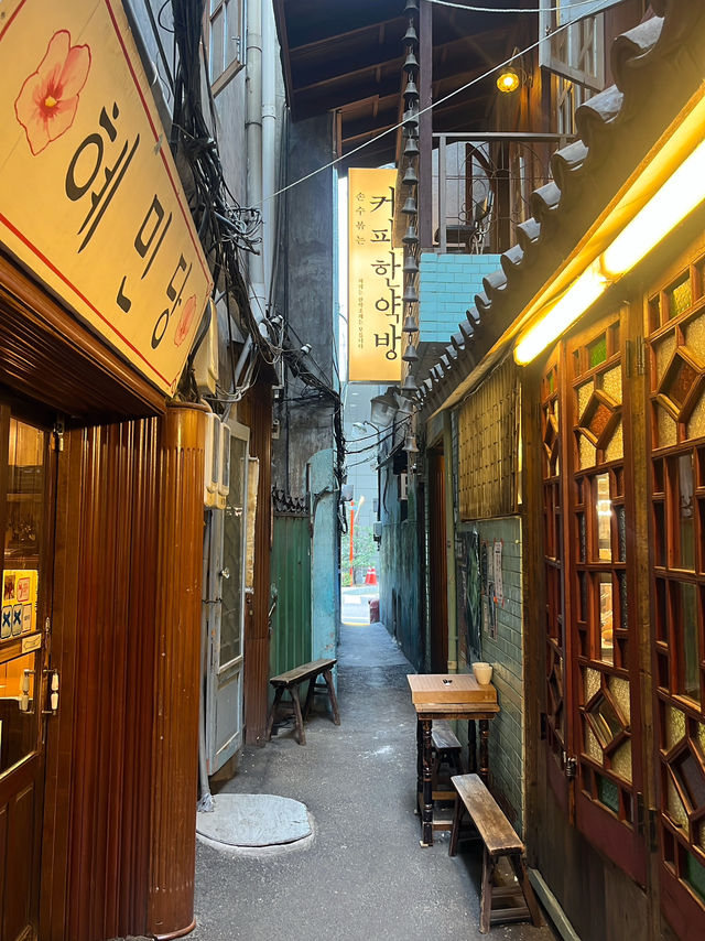 ☕️<커피한약방>🥐 을지로 힙 카페의 전설