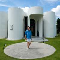 Inside Bangkok’s Most Sculptural Café: Curvy Dining