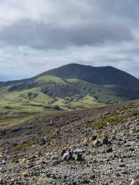 🌋 “지구의 심장을 눈앞에서 보다 – 아소산 나카다케 화구”