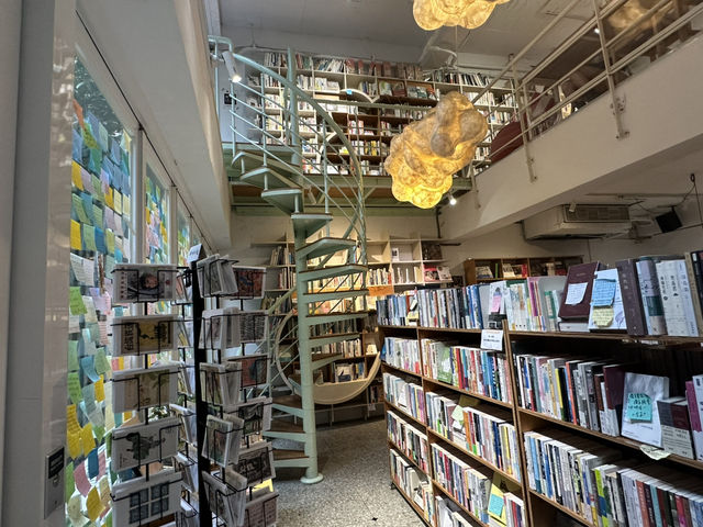 室內文青書店打卡指南📚 一間書屋 室內文青書店打卡指南📚 一間書屋