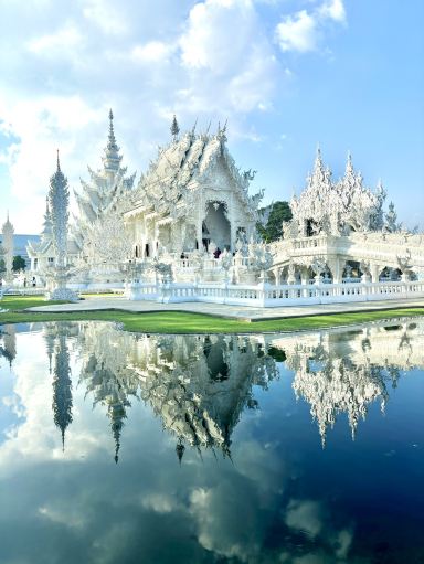 チェンマイ 白の神聖なお寺 | Trip.com チェンライ