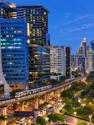 Bangkok From Above — When the Skyline, Sunset & City Lights All Come Together 