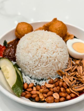 空港のジャンクフードは卒業！KLIA2の「華陽 (Oriental Kopi)」で味わう本格マレーシア料理 🇲🇾