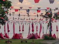 The Sea Cret หัวหิน ที่พักธีมสีชมพู สระว่ายน้ำใหญ่