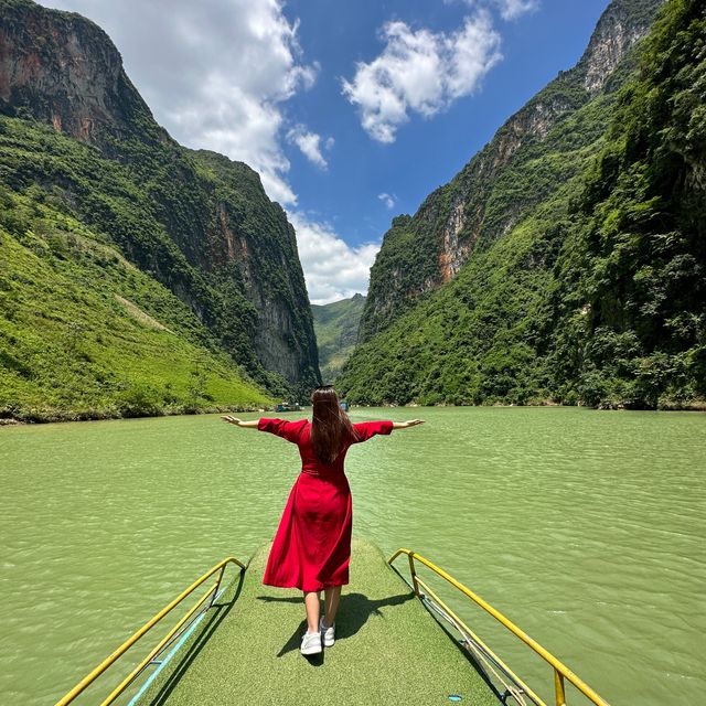 Beautiful Ha Giang - Nho Que River in VietNam