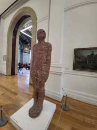 🏛濃厚的藝術氣息⚱️~利茲美術館 (Leeds Art Gallery) 