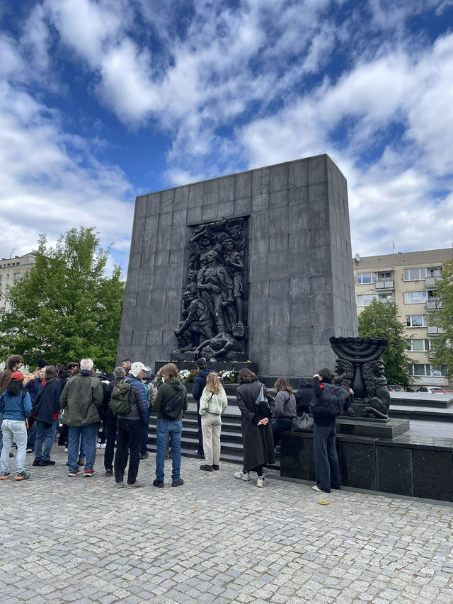 🇵🇱 Stepping Back in Time at Warsaw's POLIN Museum: A Must-See