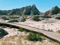 🥾 Top Hikes in Badlands National Park – Walk Among the Wild Formations 🌄