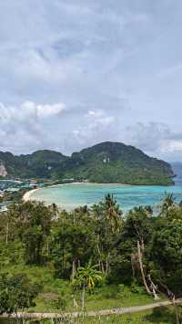 Phi Phi Viewpoint Hike – The Most Iconic View in Thailand 🌴⛰️